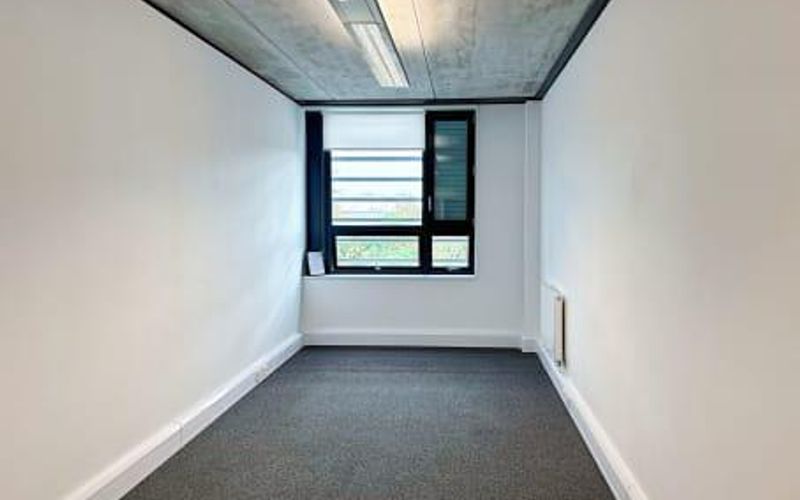 110 Butterfield, Great Marlings Image 8