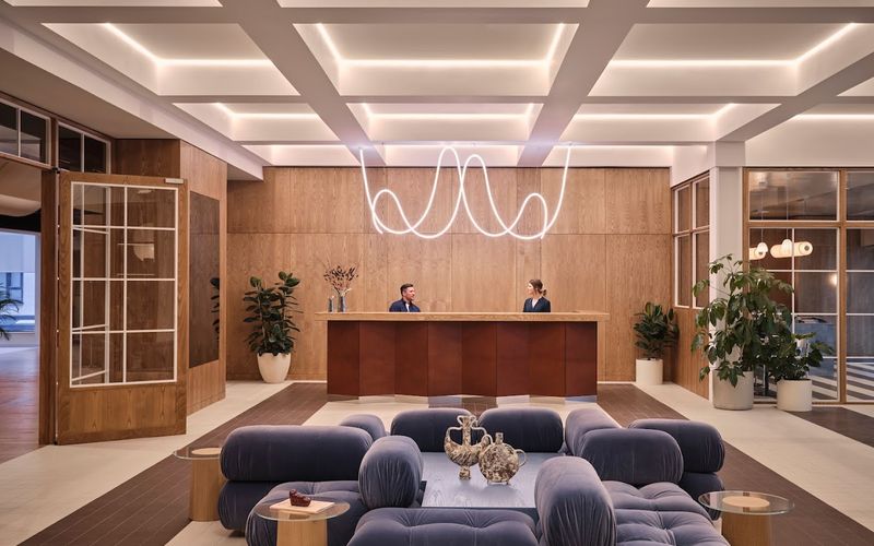 210 Euston Road, King's Cross Image 1