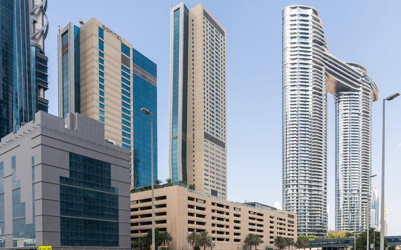 Sheikh Zayed Road, Dubai Image 9