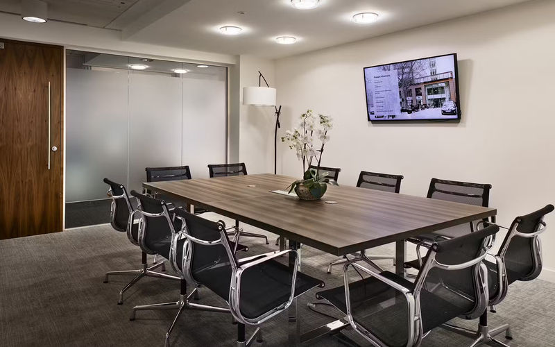 1 Knightsbridge Green, London Image 2