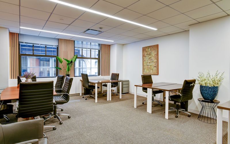 122 East 42nd Street, New York, 5 DESKS 122 East 42nd Street, New York Image 1