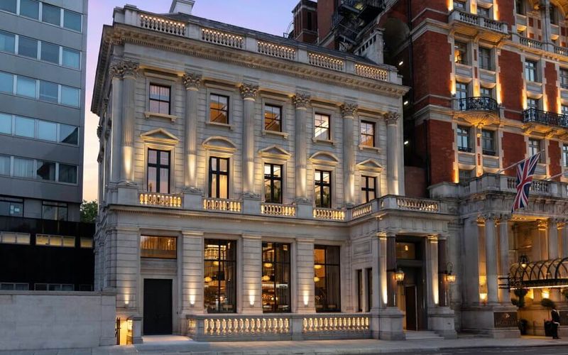 64 Knightsbridge, Greater London Image 13