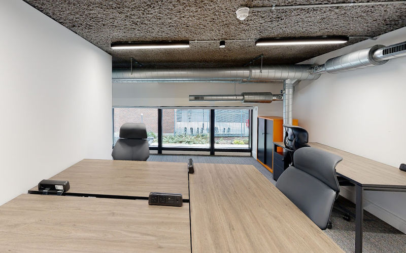 6 Watergate Walk, London Image 1