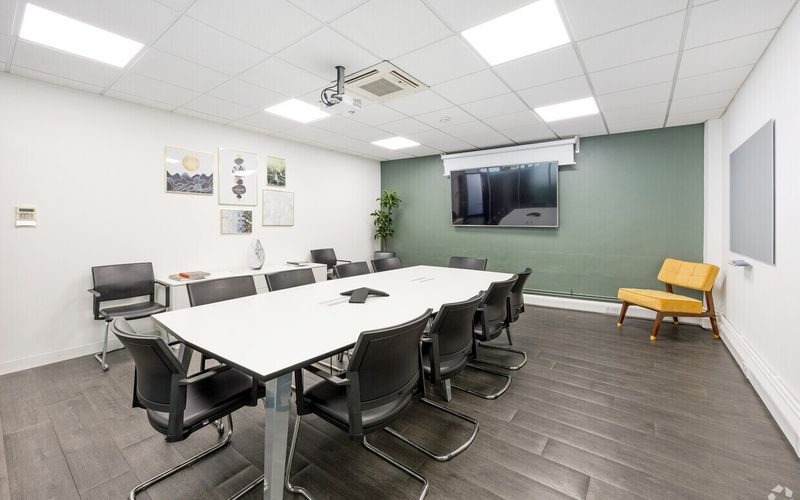 5 St Johns Lane, London Image 2