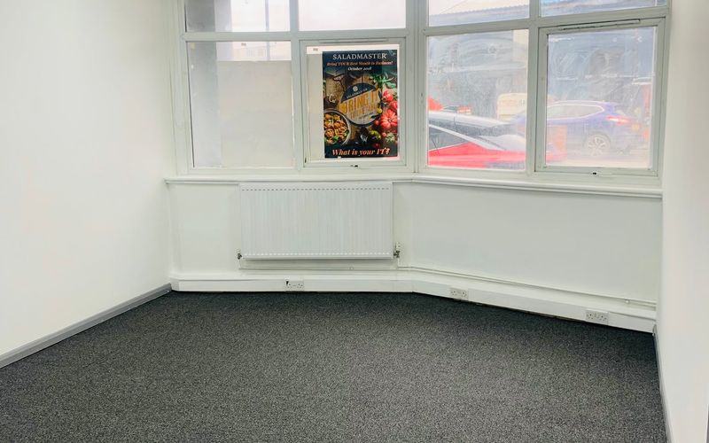 Amberley Way, Hounslow Image 8