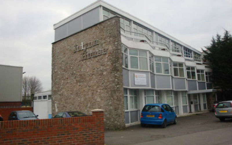 Amberley Way, Hounslow Image 15