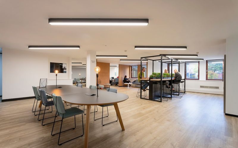 9 Hills Road, Cambridge Image 4