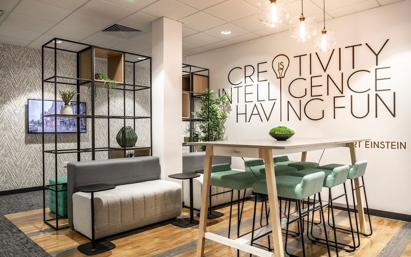 7 Smeaton Close, Aylesbury Image 1