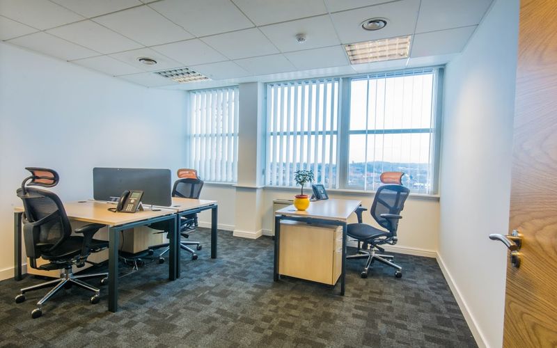 2 Queens Walk, Berkshire Image 10