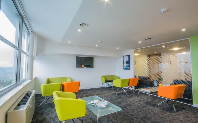 2 Queens Walk, Berkshire Image 16