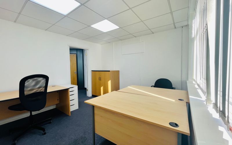 60 North Circular Road, Park Royal Image 48