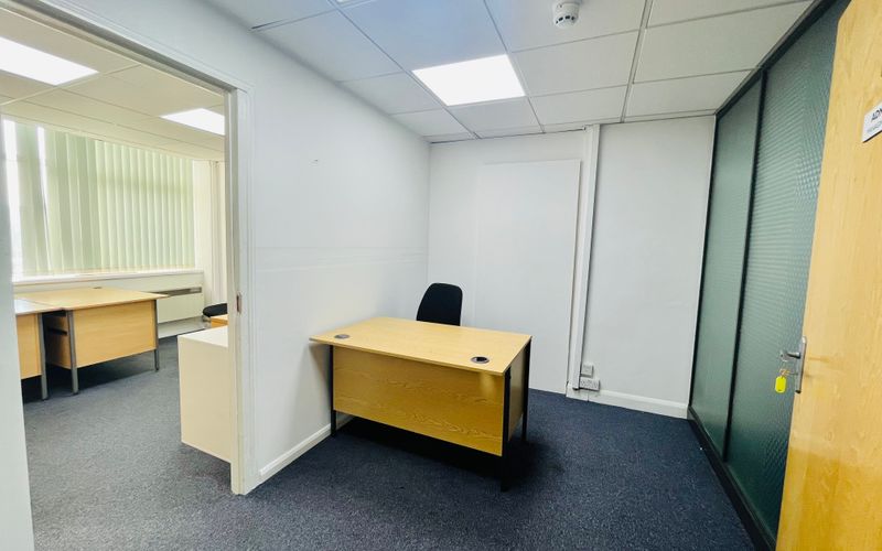 60 North Circular Road, Park Royal Image 8