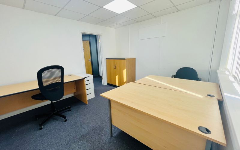 60 North Circular Road, Park Royal Image 26