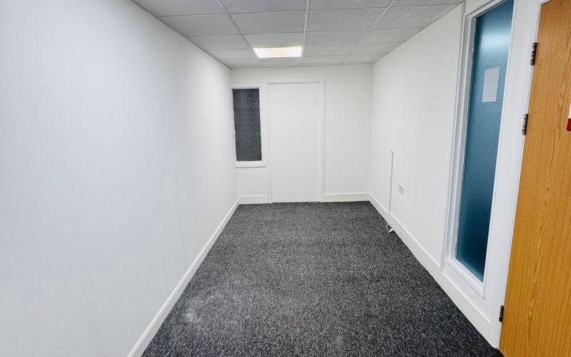 60 North Circular Road, Park Royal Image 59