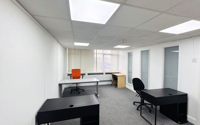 60 North Circular Road, Park Royal Image 3