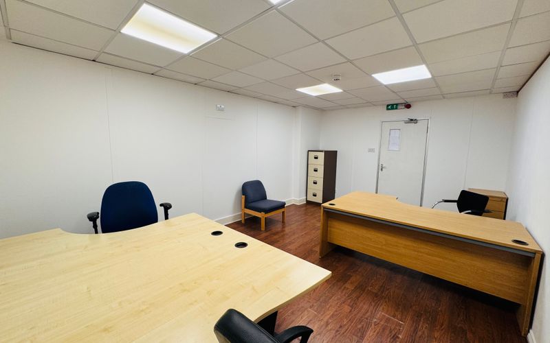 60 North Circular Road, Park Royal Image 32