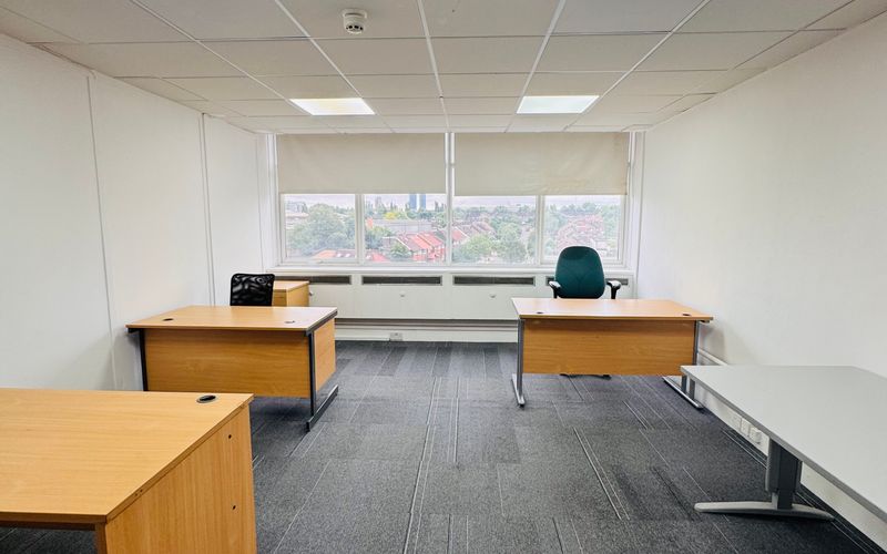 60 North Circular Road, Park Royal Image 1