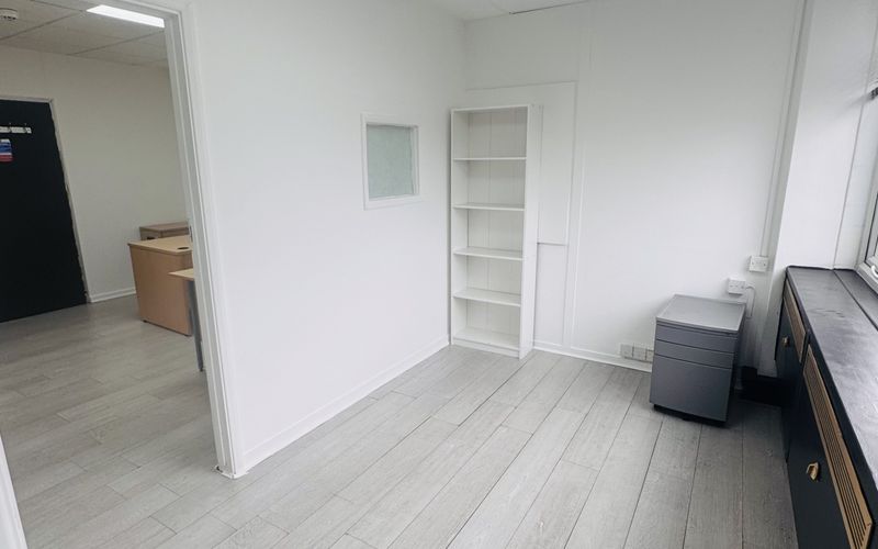 60 North Circular Road, Park Royal Image 51