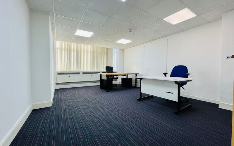 60 North Circular Road, Park Royal Image 4