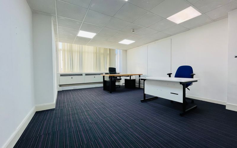 60 North Circular Road, Park Royal Image 28