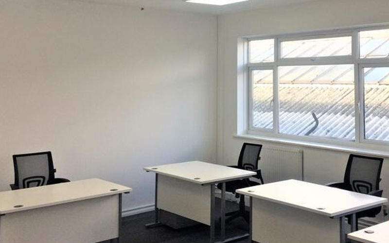 6 Chase Road, Park Royal Image 4