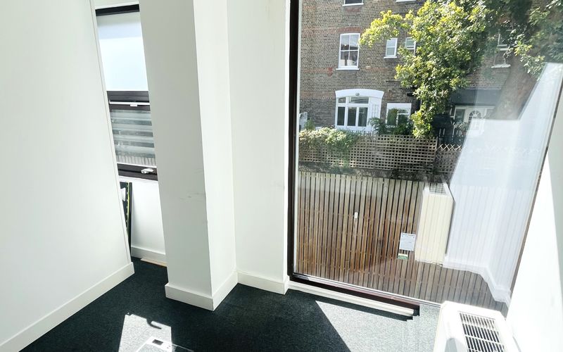 Addison Bridge Place, Kensington Image 39