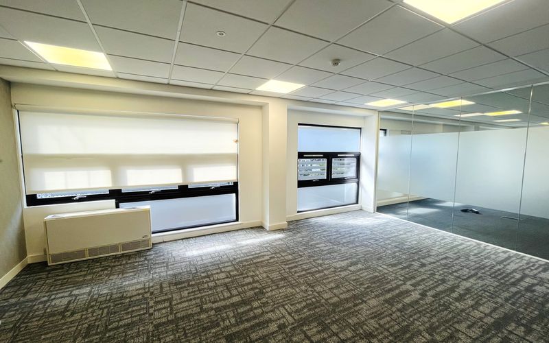 Addison Bridge Place, Kensington Image 36