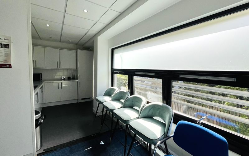 Addison Bridge Place, Kensington Image 32