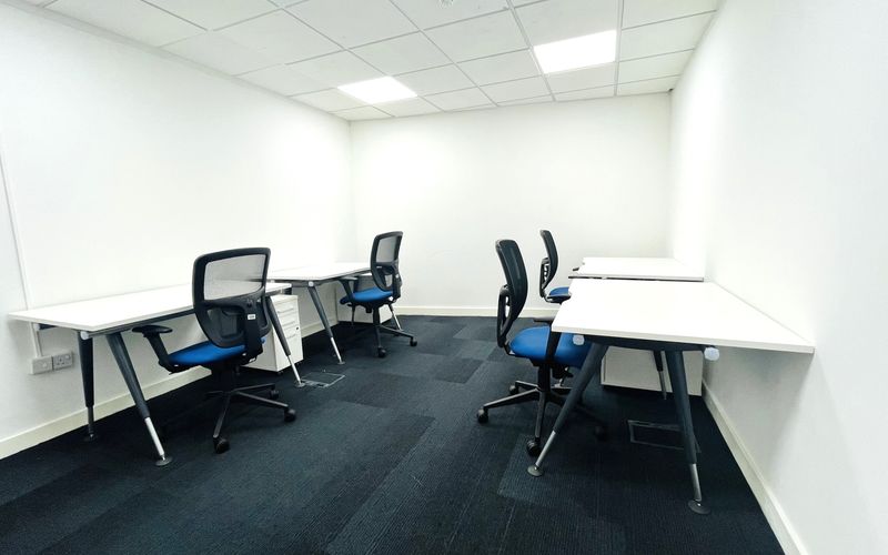 Addison Bridge Place, Kensington Image 11