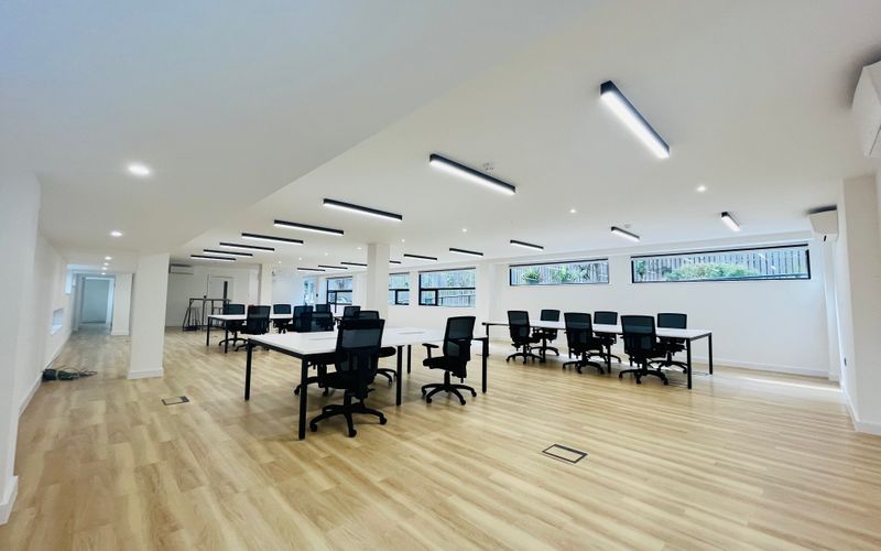 Addison Bridge Place, Kensington Image 9