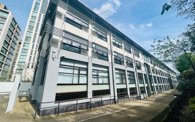 Addison Bridge Place, Kensington Image 14