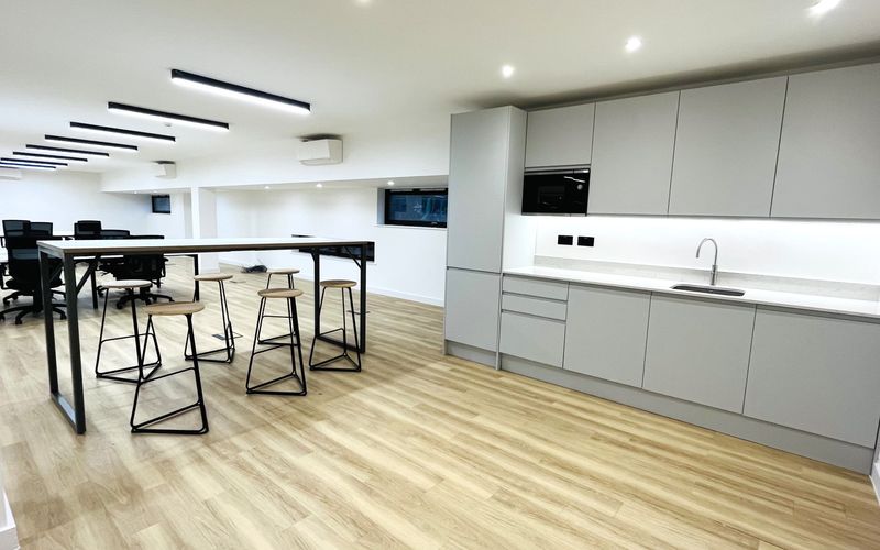 Addison Bridge Place, Kensington Image 1