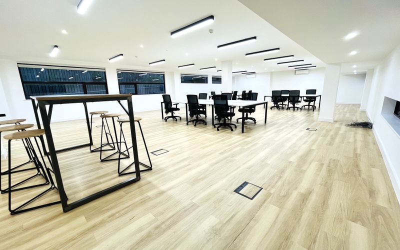 Addison Bridge Place, Kensington Image 4