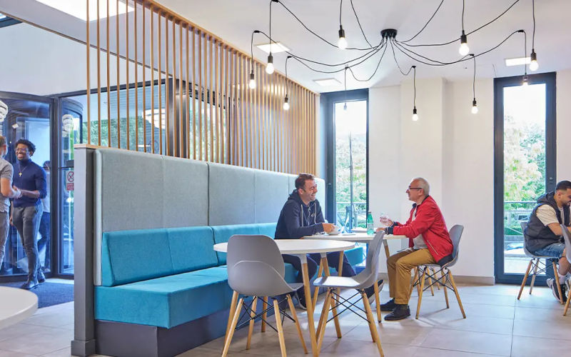 Reeds Crescent, Watford Image 9