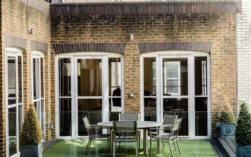 18 Cavendish Square, Marylebone Image 3