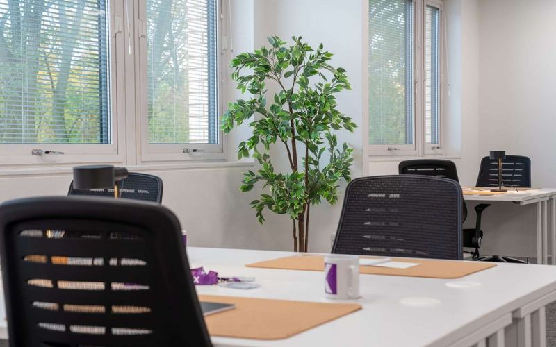 Capital Drive, Linford Wood Image 1