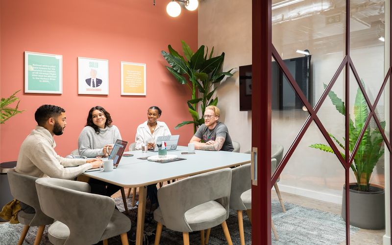 2 Whitechapel Road, Greater London Image 2