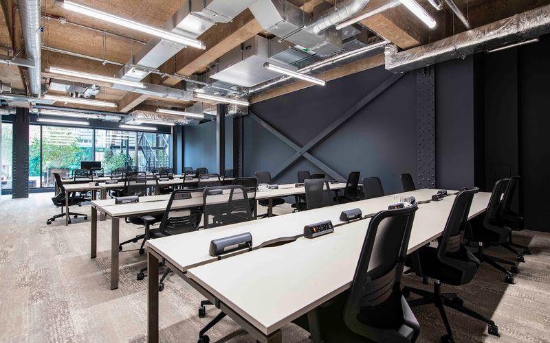 2 Whitechapel Road, Greater London Image 7