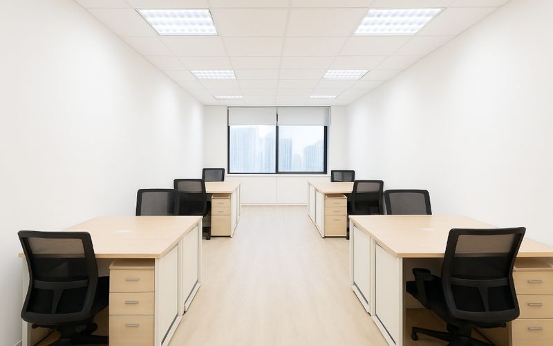 Sukhumvit Road, Khet Khlong Toei Image 15