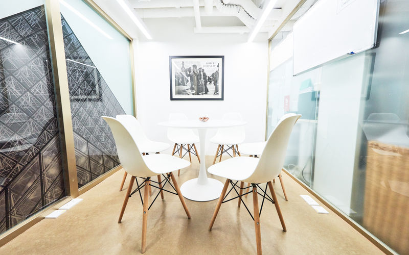 50 Stanley Street, Central Image 3