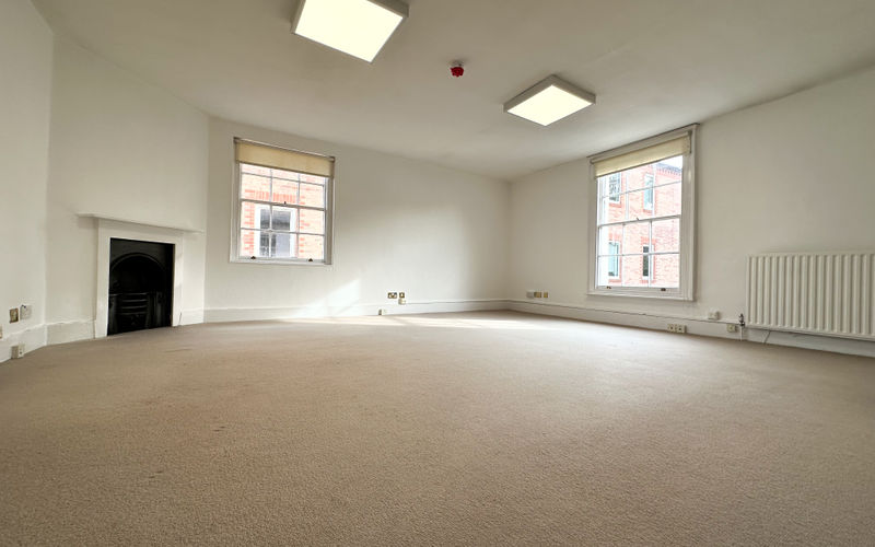 79a Grapes House Esher High Street, Esher Image 6