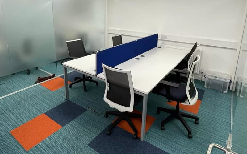 33 Hanworth Road, Surrey Image 3