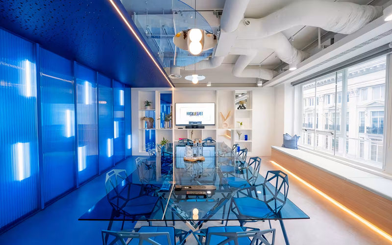 213 Oxford Street, Greater London Image 5