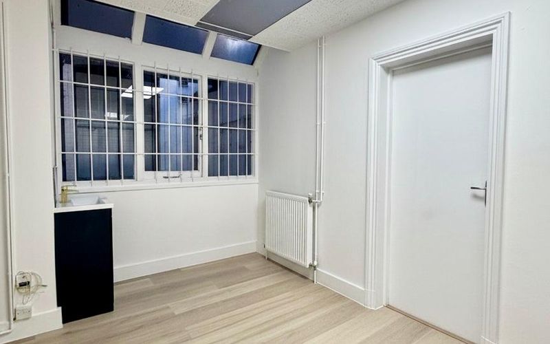 11 Welbeck Street, Greater London Image 1