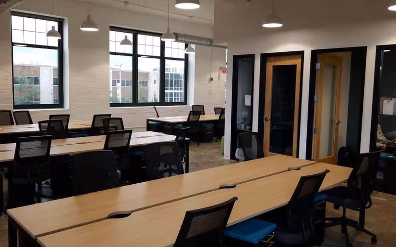 6815 Euclid Ave, Cleveland, 10 DESKS 6815 Euclid Ave, Cleveland image 1