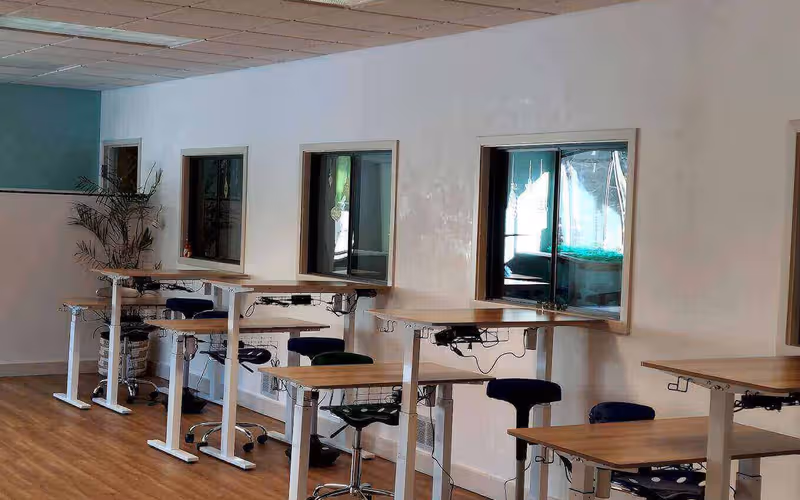 2 Bridgeview Cir, Tyngsborough, 6 DESKS 2 Bridgeview Cir, Tyngsborough image 1