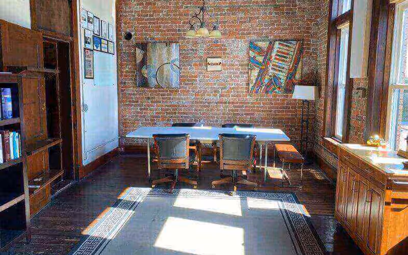 218 S Main St, Joplin, 5 DESKS 218 S Main St, Joplin image 1