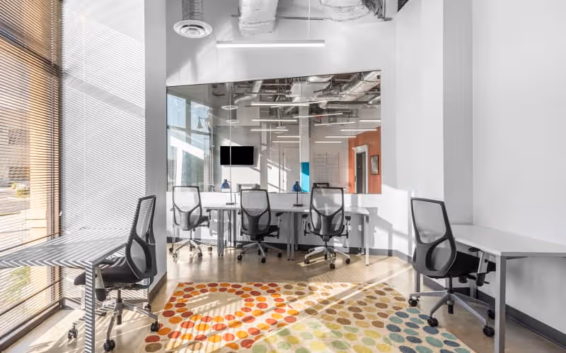 1901 Manhattan Blvd, Harvey, 50 DESKS 1901 Manhattan Blvd, Harvey image 1