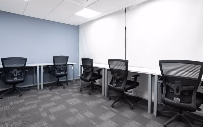 Sco 54-55-56 Sector 17a 17d Sector 17, Chandigarh, 50 DESKS Sco 54-55-56 Sector 17a 17d Sector 17, Chandigarh image 1