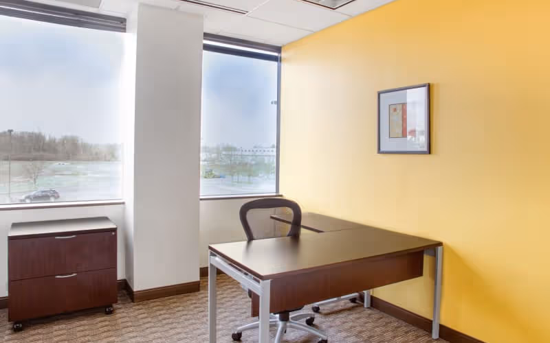 10475 Crosspoint Boulevard, Indianapolis, 50 DESKS 10475 Crosspoint Boulevard, Indianapolis image 1